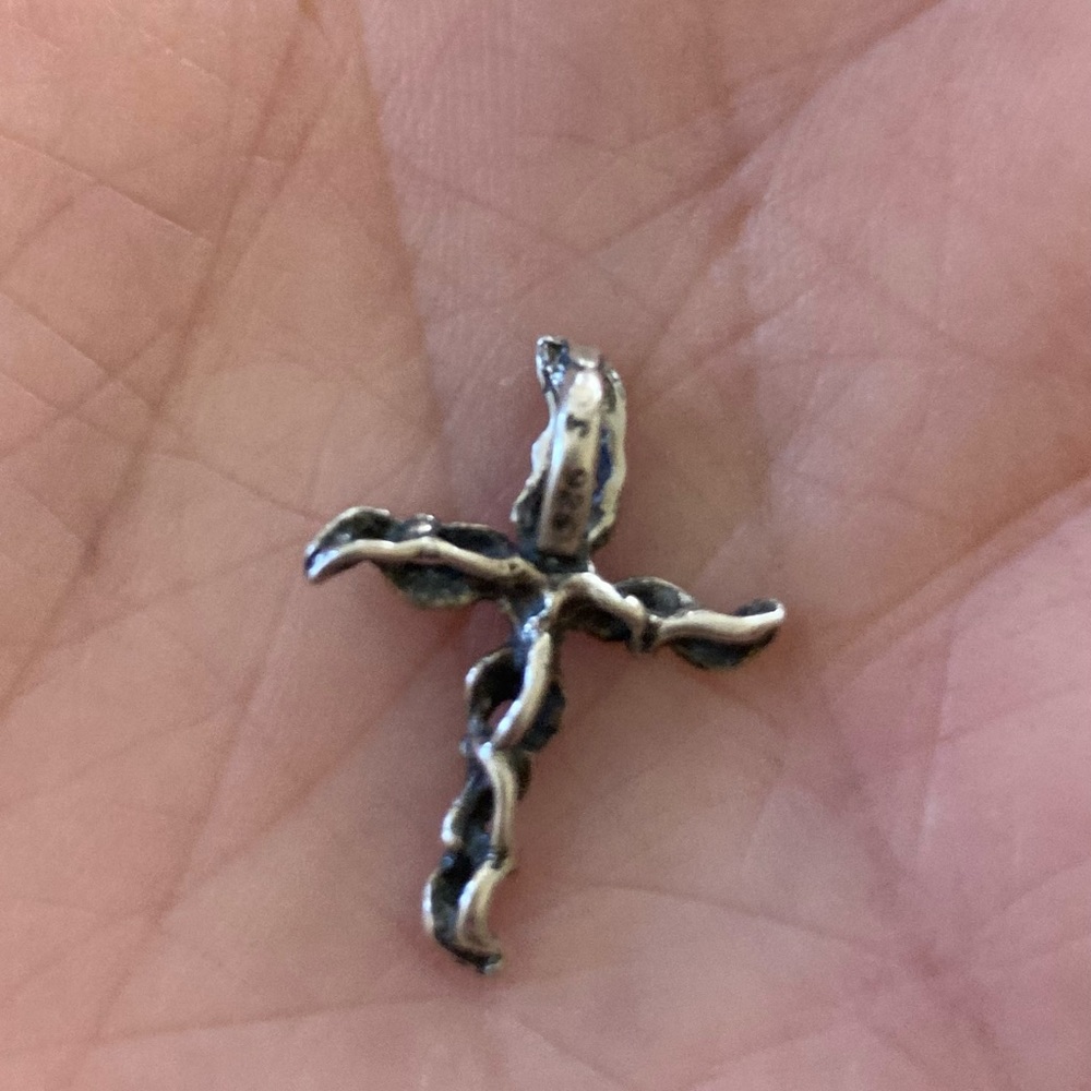 Sterling Cross - Picture 2 of 2